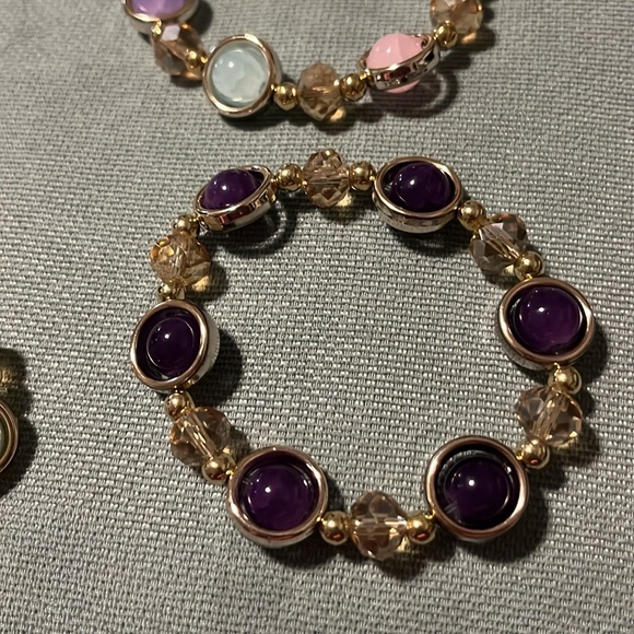 Beautiful bracelets three for one price regular $25 - Picture 4 of 7